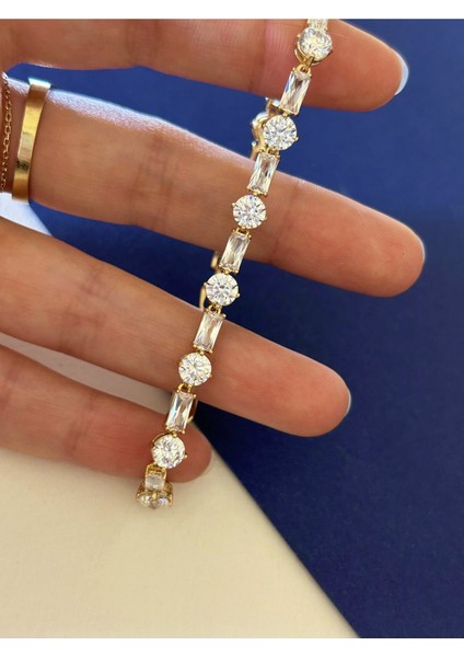 Rose Renk Çelik Sıralı Baget ve Yuvarlak Zirkon Taşlı Bileklik fiyatları