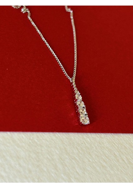 Silver Renk Çelik Yuvarlak Zirkon Taşlı Sıralı Taş Uçlu Kolye
