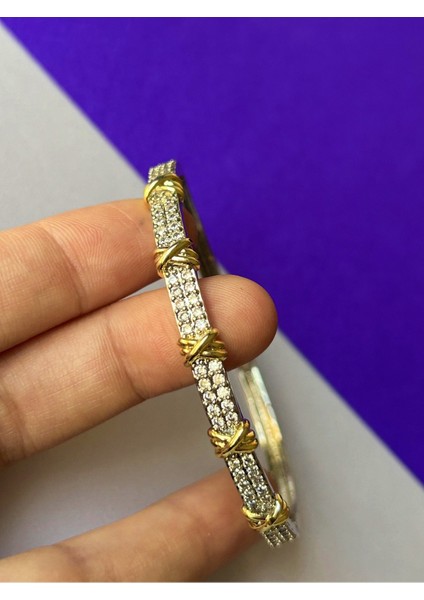 Silver Renk Çelik Gold x Detaylı Yarısı Zirkon Taşlı Trend Model Kelepçe Bileklik fiyatları