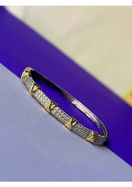 Silver Renk Çelik Gold x Detaylı Yarısı Zirkon Taşlı Trend Model Kelepçe Bileklik modelleri