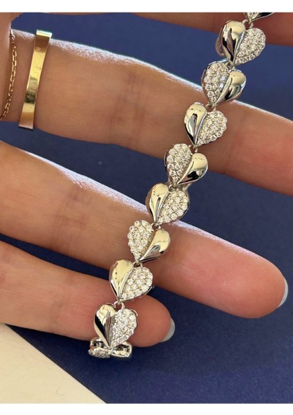 Silver Renk Çelik Kalpli Yarısı Zirkon Taş Işlemeli Kalp Sıralı Bileklik fiyatları