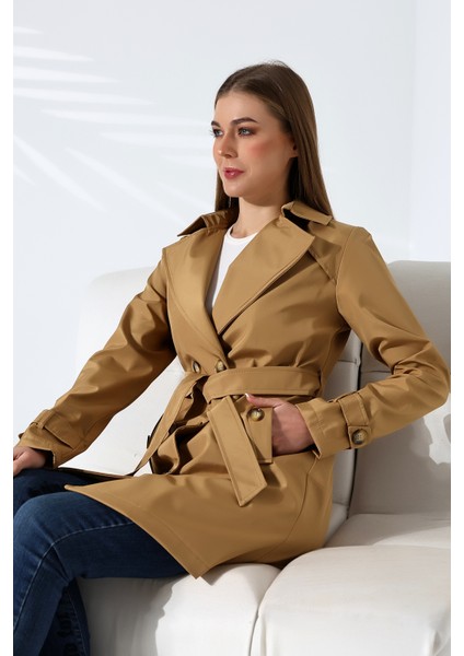 Kadın Degaje Kuşaklı Yarım Boy Astarlı Uzun Kollu Döğmeli Trençkot