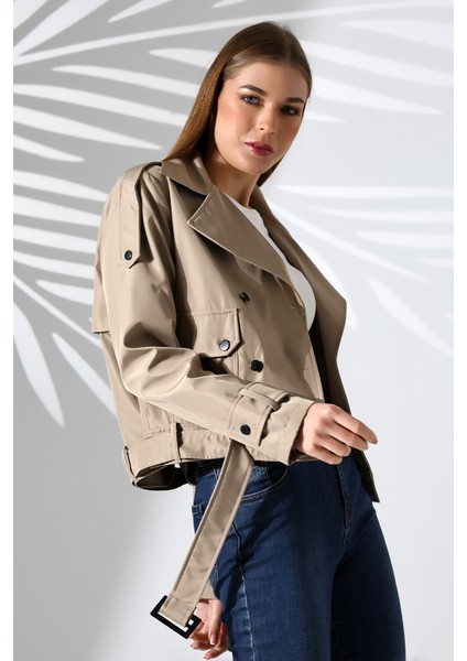 Kadın Astarlı Kemerli Cepli Su Itici Kumaş Crop Trençkot modelleri