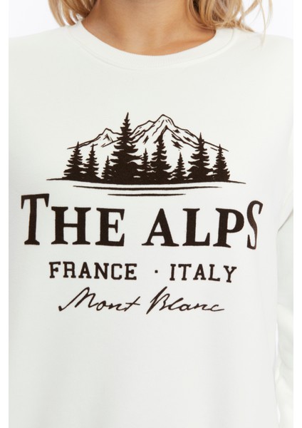 Kadife The Alps Desenli Ekru Yumuşak Dokulu Regular Fit Bisiklet Yaka Kadın Sweatshirt
