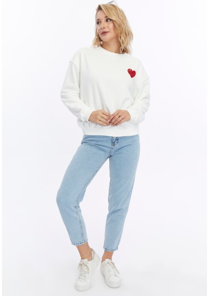 Kadife Kalp Desenli Ekru Yumuşak Dokulu Regular Fit Bisiklet Yaka Kadın Sweatshirt
