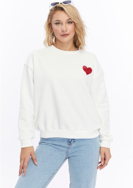 Kadife Kalp Desenli Ekru Yumuşak Dokulu Regular Fit Bisiklet Yaka Kadın Sweatshirt