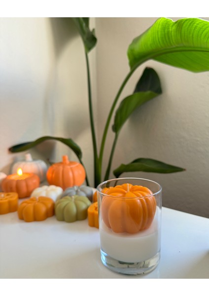 Halloween Pumpkin Candle / Vegan Mum