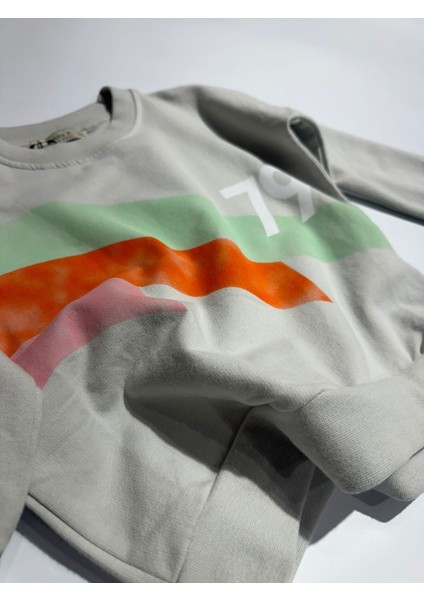 Renk Bloklu Baskılı Bisiklet Yaka Unisexsweatshirt 3-9 Yaş modelleri