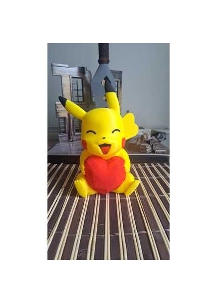 Kalpli Pikachu Figürü