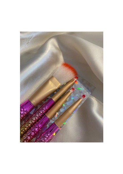 Yeni Ultra Yumuşak Kıllı 4'lü Makyaj Fırçası Seti Boy 15 cm fırsatları