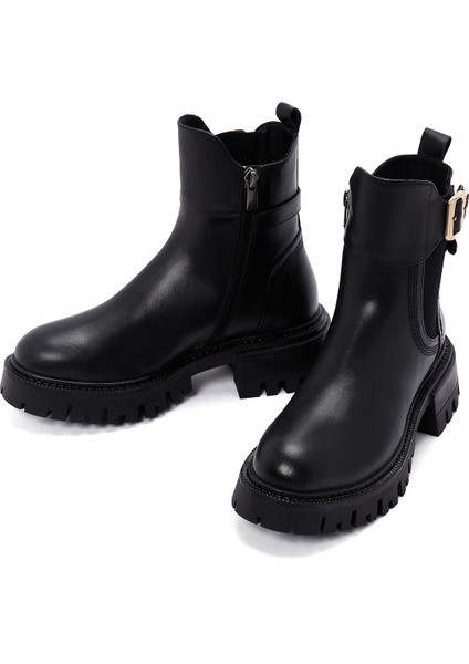 Kadın Siyah Fermuarlı Toka Detaylı Deri Bot 24WFD131218 modelleri