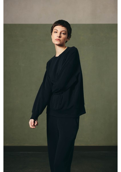 Kadın Soft Touch Uzun Kollu Kesik Detaylı Sweatshirt fiyatları