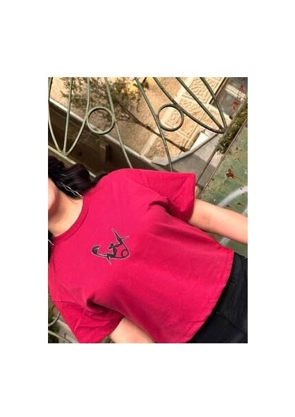 Sancak Görünümlü Örümcek Tasarım Crop
