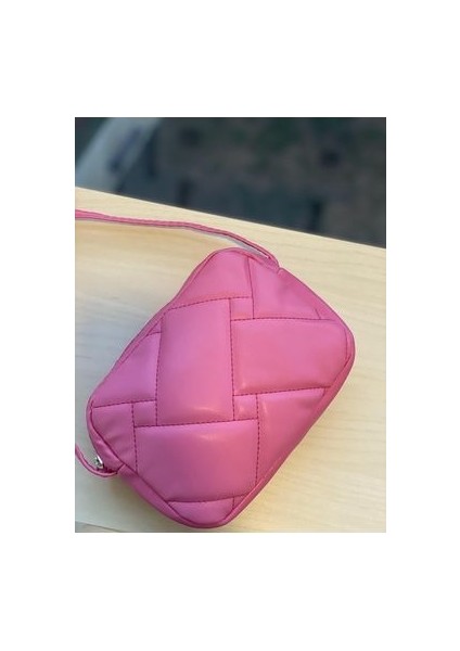 Pembe Çapraz Çanta