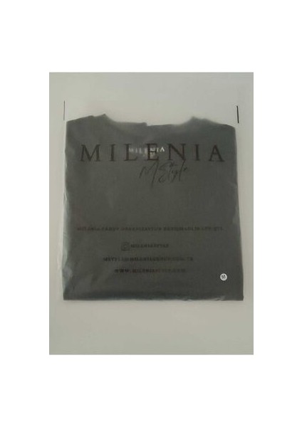 Siyah Baskılı Kadın Tişört – 100% Pamuk, Normal Kesim, Yuvarlak Yaka modelleri