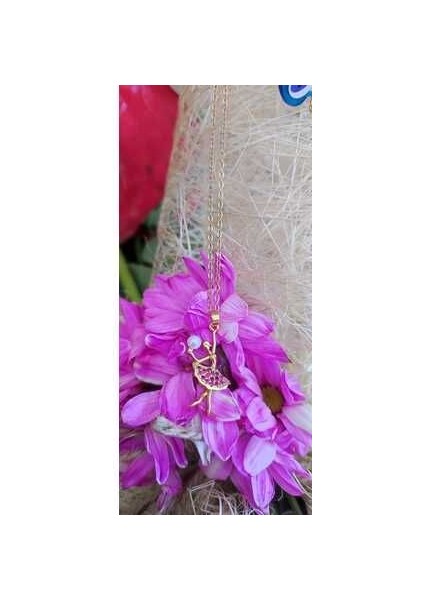 Modern ve Şık Altın Renk Kolye