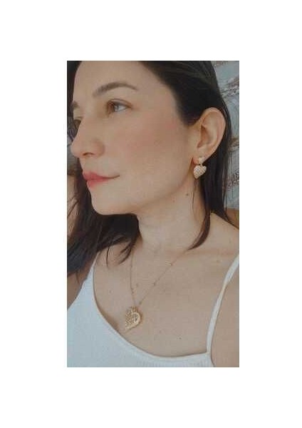 Modern ve Şık Altın Renk Kalpli Küpe fiyatları