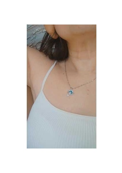 Modern ve Şık Gümüş Renk Taşlı Kolye