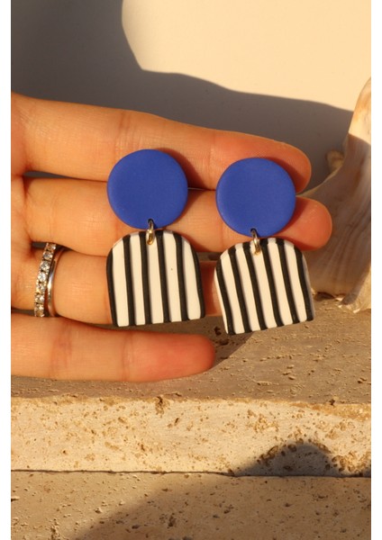 Polimer Kil El Yapımı Beyaz Üzeri Siyah Çizgili Mavi Yuvarlak Tasarım Kadın Küpe