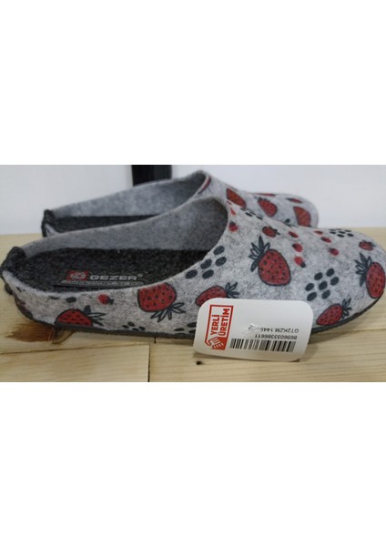 Kışlık Keçe Çıkarabilir Rahat Taban Çilek Desenli Kadın Ev Terliği