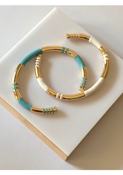 Beyaz ve Gold Detaylı Çelik Kelepçe Bileklik fiyatları