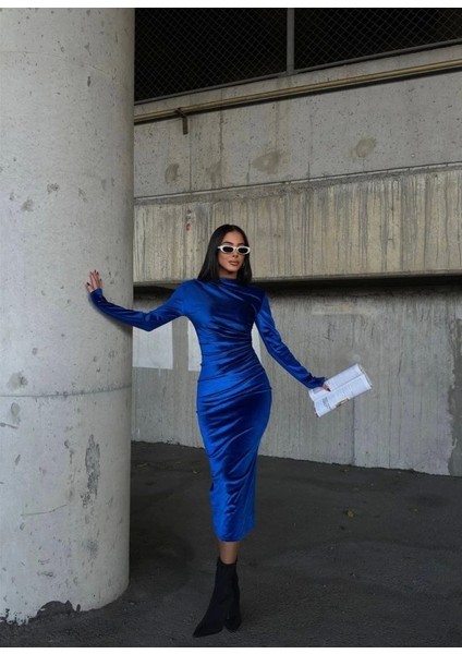 Kadın Uzun Kollu Yarım Balıkçı Yaka Büzgü Detay Kadife Kumaş Elbise fiyatları