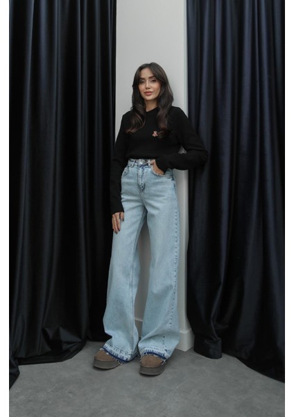 Açık Mavi Paça Detaylı Wide Leg Jean