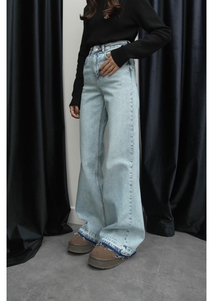 Açık Mavi Paça Detaylı Wide Leg Jean