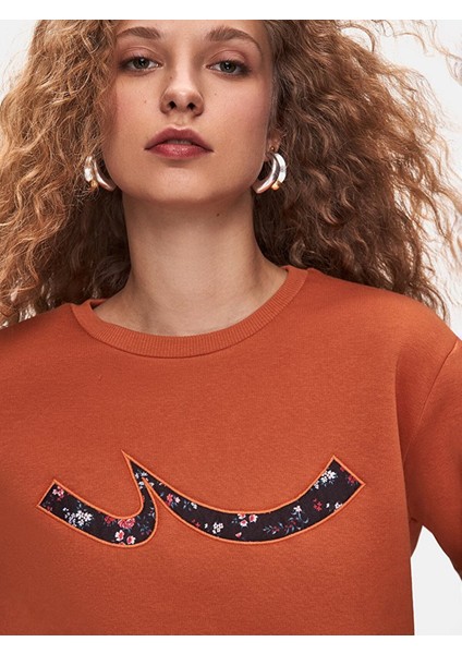 Kadın Sıfır Yaka Uzun Kollu Sıgnlı Turuncu Sweatshırt fırsatları