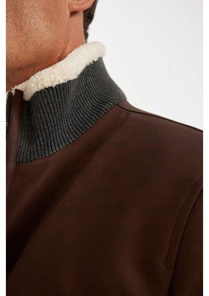 Su İtici Slim Fit Dar Kesim Suni Kürklü Yaka Astarlı Fermuarlı Ribanalı Cepli Suni Deri Mont C5633AX24WN indirimleri