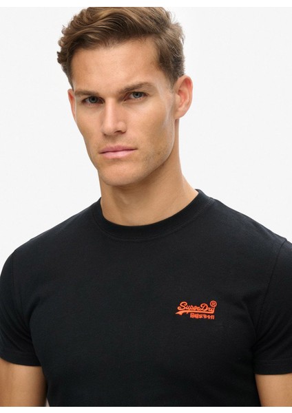 Bisiklet Yaka Siyah - Turuncu Erkek T-Shirt M1011245AAOC_ESSENTIAL Logo Emb Tee modelleri