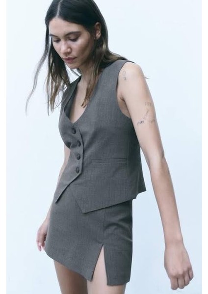 Allbucks Zara, Asimetrik Düğmeli Ince Çizgili Vücuda Oturan Astarlı Kumaş Yelek ABZR0178