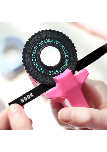 Pembe + 2 Bant Ücretsiz 2 Bant ile El Işi 3D Kabartma Etiket Yapıcı Daktilo Yazıcı Dıy Makinesi (Yurt Dışından)