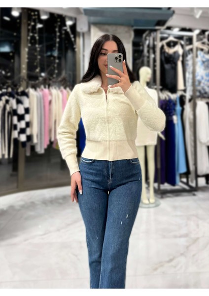 Nixie Yakası Kürklü Zikzak Desenli Fermuarlı Hırka-Vanilya