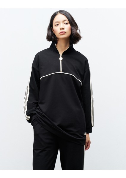 Siyah Kadın Dik Yaka Yarım Fermuarlı Etiket Detaylı Sweatshirt ve Rahat Kesim Şerit Detaylı Pantolon Pamuklu Örme Alt Üst Takım modelleri