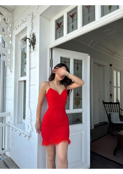 Cemre Ip Askılı Tüylü Mini Elbise 582843 fiyatları