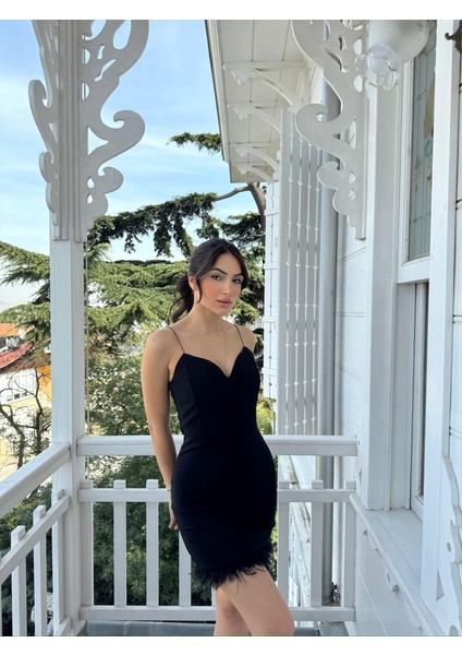 Cemre Ip Askılı Tüylü Mini Elbise 582843 fiyatları