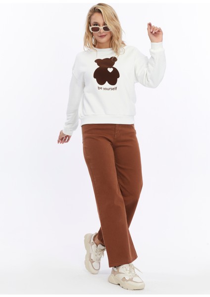 Kadife Be Yourself Desenli Ekru Yumuşak Dokulu Regular Fit Bisiklet Yaka Kadın Sweatshirt
