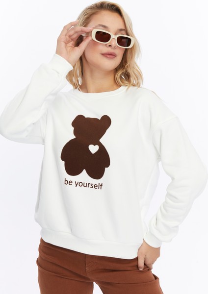 Kadife Be Yourself Desenli Ekru Yumuşak Dokulu Regular Fit Bisiklet Yaka Kadın Sweatshirt