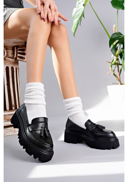 Class Model Siyah Cilt Püsküllü Kadın Loafer Ayakkabı modelleri