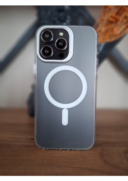 iPhone 15 Pro Max Magsafe Manyetik Şarj Özellikli Arkası Buzlu Transparan Kamera Çıkıntılı Kılıf