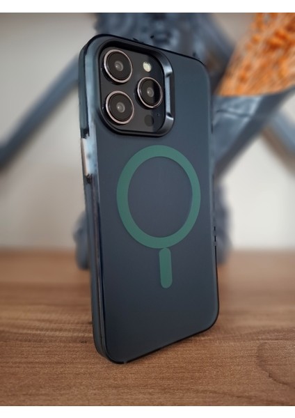 iPhone 15 Pro Max Magsafe Manyetik Şarj Özellikli Arkası Buzlu Transparan Kamera Çıkıntılı Kılıf