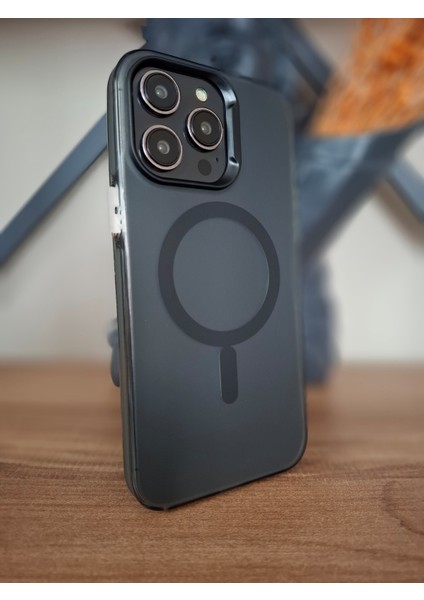 iPhone 15 Pro Max Magsafe Manyetik Şarj Özellikli Arkası Buzlu Transparan Kamera Çıkıntılı Kılıf modelleri