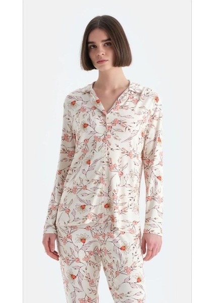 33526 Pamuklu Gömlek Yaka Önden Düğmeli Desenli Kadın Pijama Takımı Pudra