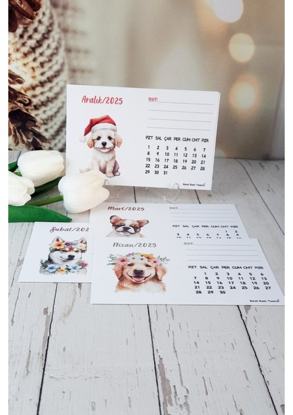 Sevimli Köpekler Temalı Standlı Masa Üstü Takvimi 2025 Yılı