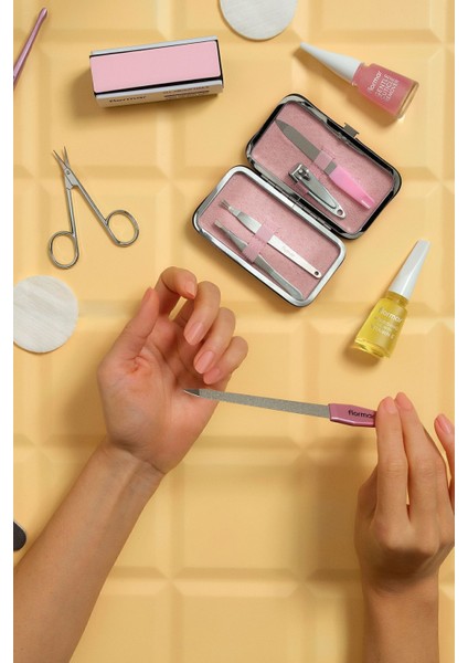 -Dayanıklı Çelik Kaplama 4 Parça Manicure Set Tırnak Makası & Törpü & Kütikül Kesici & Cımbız Manikür Seti (036) 8690604598465