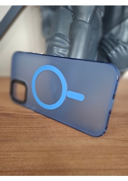 iPhone 11 Magsafe Manyetik Şarj Özellikli Arkası Buzlu Transparan Lüks Kılıf