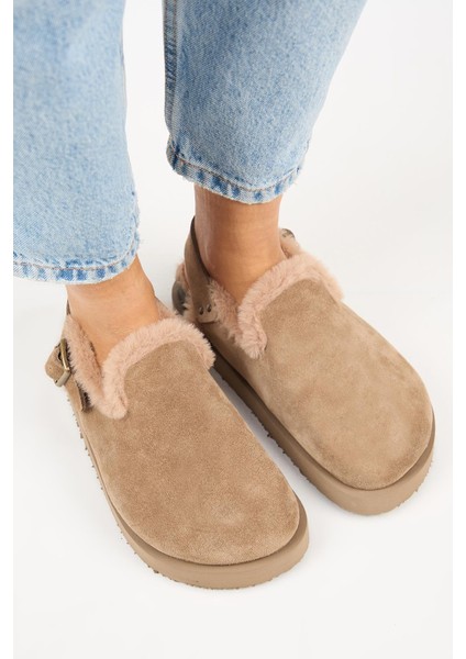 (Holly 2 Kürklü Platform) Kadın Deri Kemerli Tokalı Sabo Vizon Sandalet fiyatları