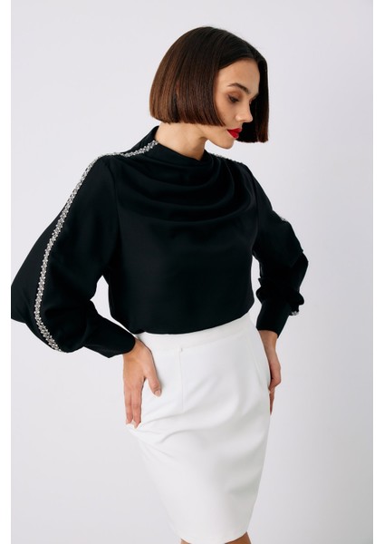 Omuz Aksesuarlı Bluz - Siyah fiyatları