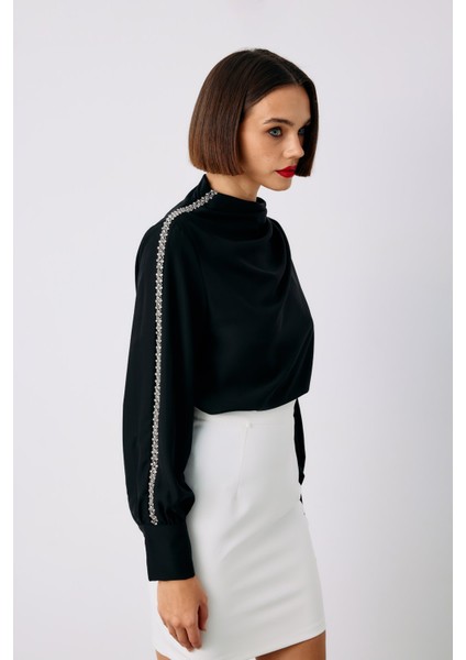 Omuz Aksesuarlı Bluz - Siyah fırsatları